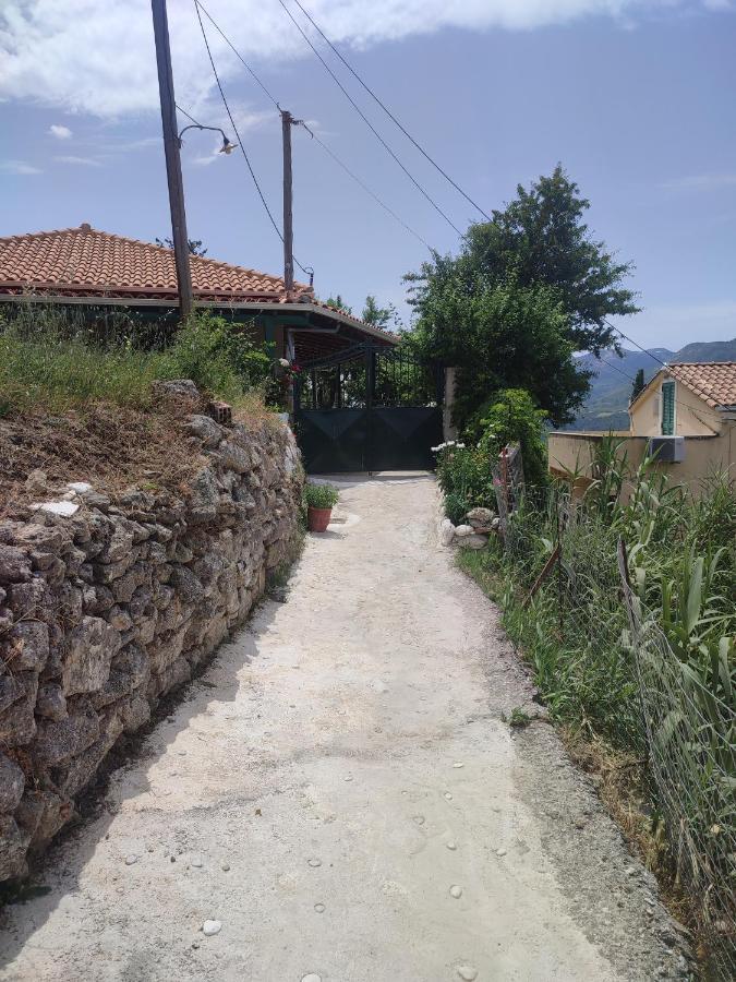 Hotel Πέτρινο Σπίτι Lazaráta Exterior foto